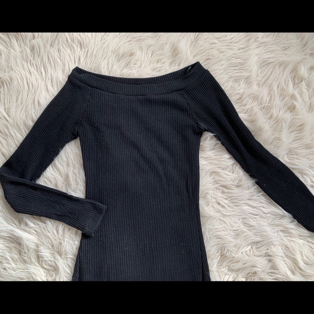 Off shoulder ribbed dress